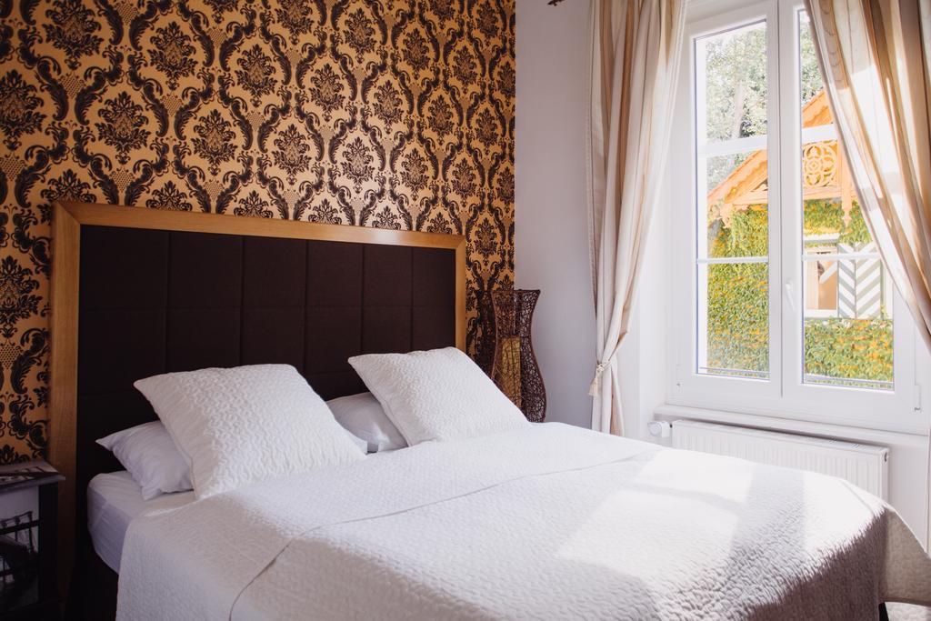 Georgi Schloss - Boutique Hotel Ehrenhausen Szoba fotó