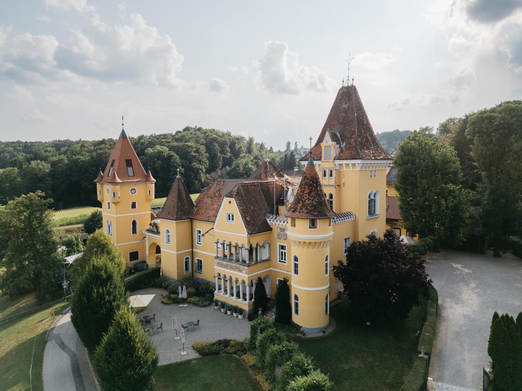 Georgi Schloss - Boutique Hotel Ehrenhausen Kültér fotó